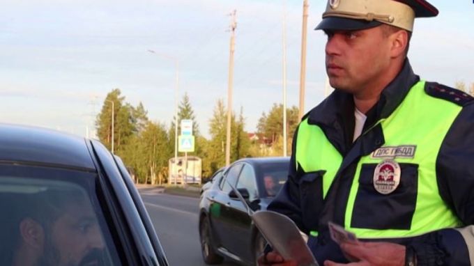 В Губкинском проверили таксистов на наличие лицензий на перевозку пассажиров