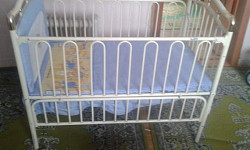 Продается детская кроватка 3000 рублей