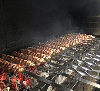 АРМЯНСКИЙ ШАШЛЫЧНЫЙ ДВОРИК